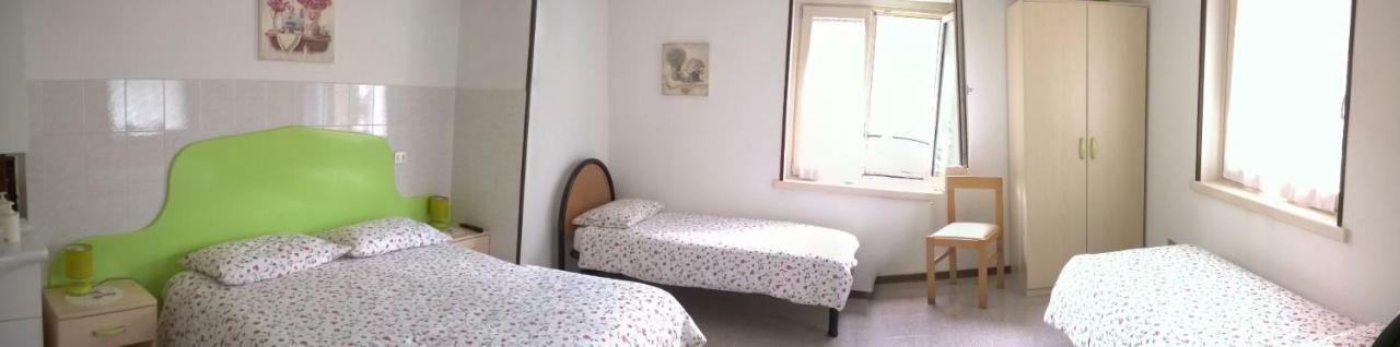 B&B ai Pini Tiarno di Sopra Exterior foto
