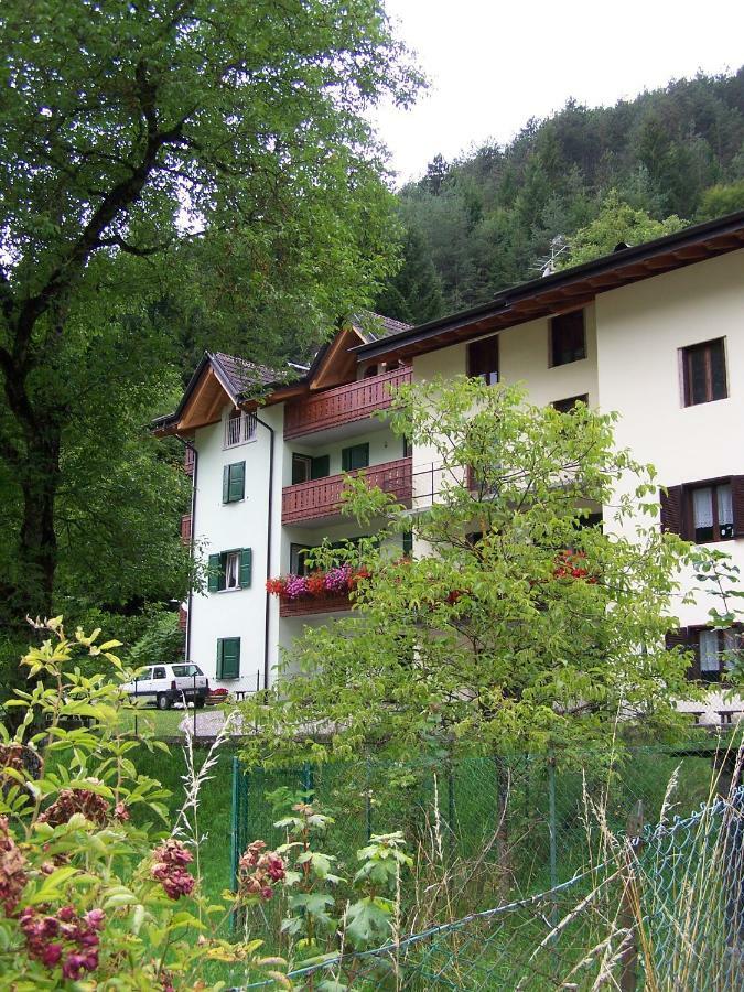 B&B ai Pini Tiarno di Sopra Exterior foto